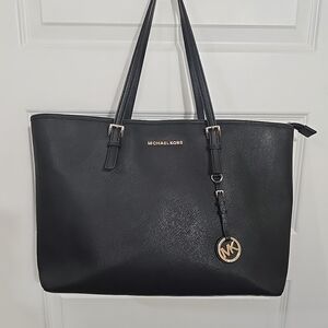 Michael Kors Jet Set Travel Tote Bag,the large black saffiano leather